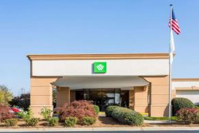  Wyndham Garden Greensboro  Гринсборо
